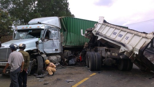 Xe tai dam xe keo, tai xe tu nan hinh anh