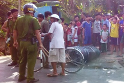 No thung phuy, mot nguoi bi thuong nang hinh anh