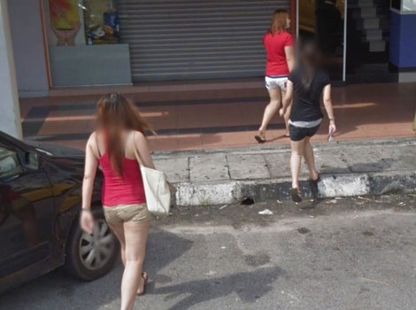 Hai gái hư Việt trong một bar không