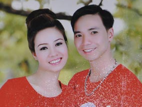 Nguoi me hy sinh doi mat de giu lai mang song cho con hinh anh