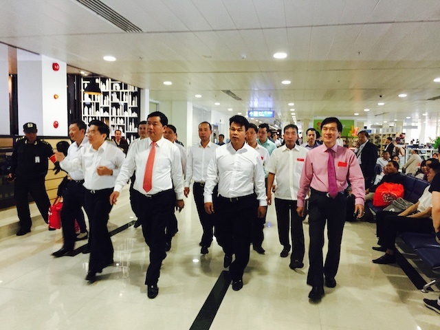 Bộ trưởng Đinh La Thăng kiểm tra công tác chuẩn bị Tết tại Cảng hàng không Tân Sơn Nhất