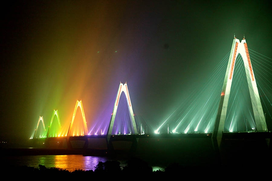 Mien phi gui xe may khi xem phao hoa gan cau Nhat  Tan hinh anh