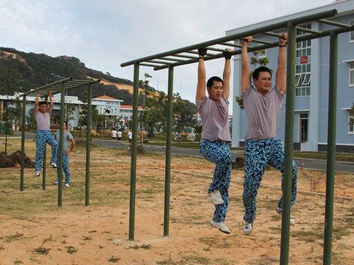 Nam moi ke chuyen linh tau ngam Kilo 636 ren suc khoe hinh anh