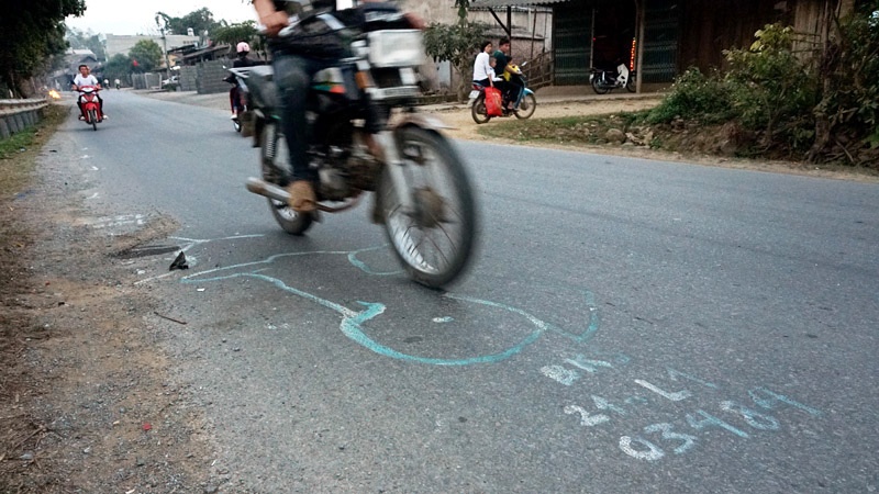 Sơ đồ một vụ tai nạn trong dịp nghỉ Tết trên mặt quốc lộ 32 đoạn chạy qua xã Sơn A, huyện Văn Chấn, Yên Bái.