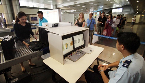 Tra lai hanh khach hon 100 trieu dong de quen tren xe day hinh anh