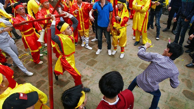 'Cuop loc o le hoi Den Giong la cuop co van hoa' hinh anh