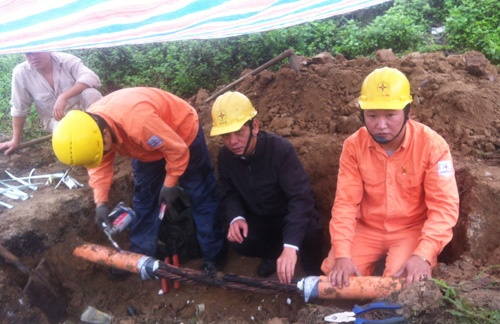 Thoi tiet xau, Ha Noi mat dien nhieu noi hinh anh