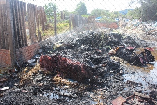 Nhiều vật dụng bên trong bị cháy rụi hoàn toàn