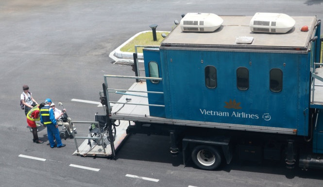 VNA dau tu 50 ty mua thiet bi phuc vu hanh khach khuyet tat hinh anh