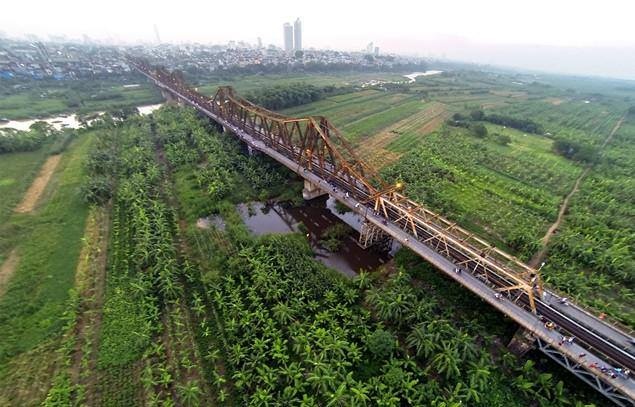 Duong sat moi vuot song Hong cach cau Long Bien 75 m hinh anh