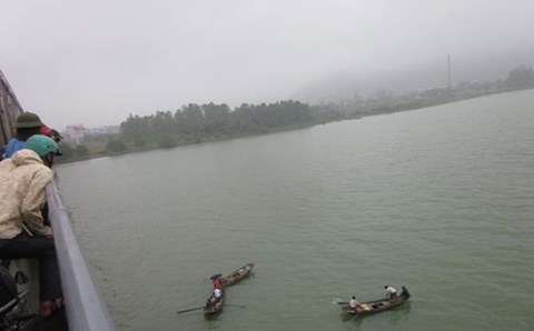 Nu sinh lop 12 nhay song Hong tu tu vi bi cam yeu hinh anh