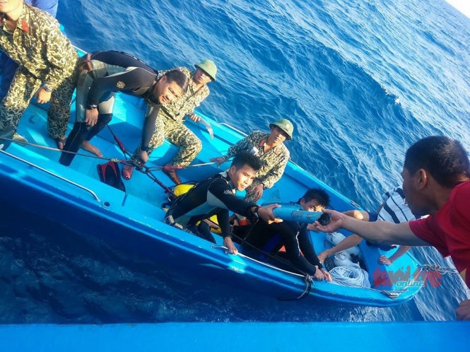 Truc vot chi tiet nghi la bo phan dan duong cua Su-22 hinh anh