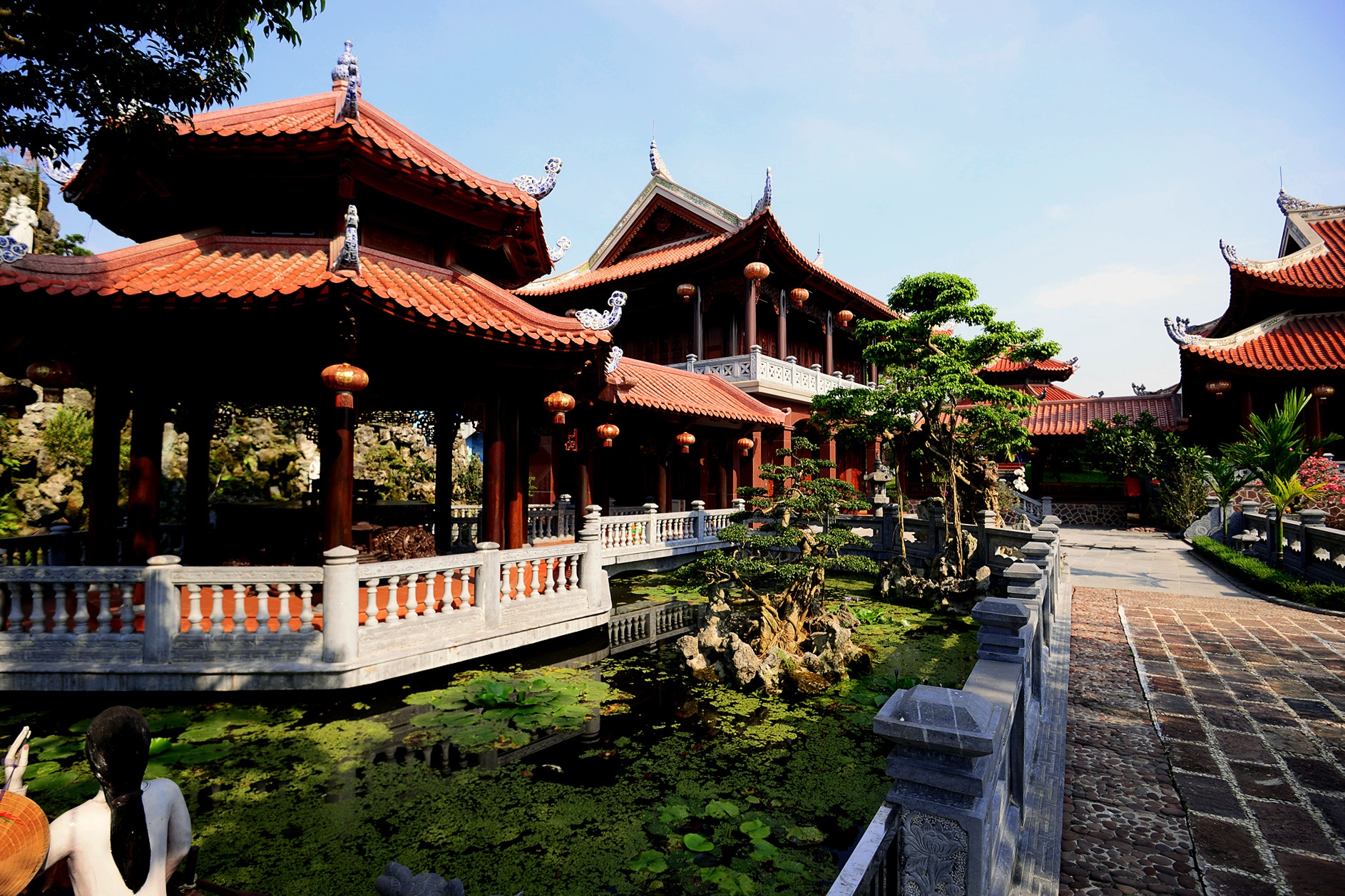 Phong cach doi lap cua hai biet phu hang dau Viet Nam hinh anh