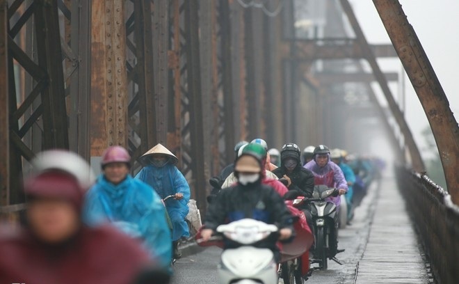 Mien Bac giam nhiet, canh bao gio loc va mua da hinh anh