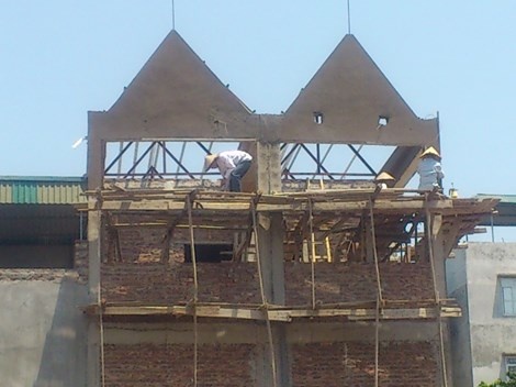 Hai nguoi dan say nang den hon me, mat y thuc hinh anh