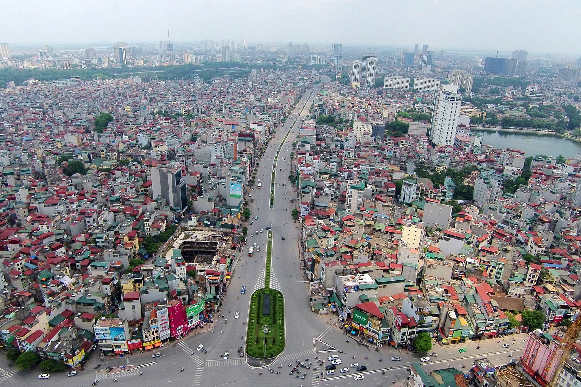 Kỷ lục mới được xác lập vào năm 2013, đoạn nối dài của tuyến đường trên là Ô Chợ Dừa - Hoàng Cầu khánh thành.