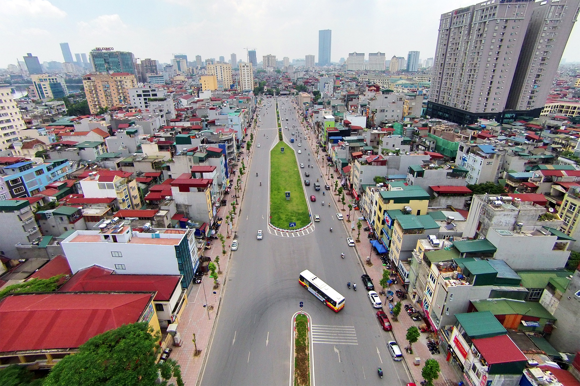 Tuyen duong 'dat nhat Viet Nam' nhin tu tren cao hinh anh