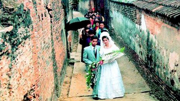 Chuyen la o Yen Lac: Chi lam dam cuoi 2 ngay trong thang hinh anh