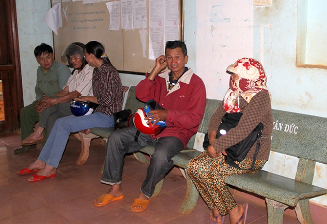 Tan gia nha pho bi thu, UBND xa… nghi lam viec? hinh anh