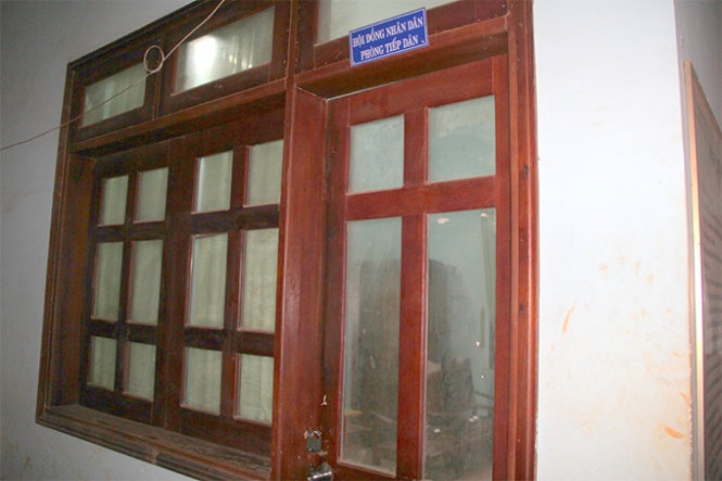 Các phòng làm việc của UBND xã Trường Xuân khóa cửa từ đầu giờ chiều 12-6 - Ảnh: Hà Linh