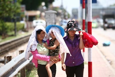 Nang nong tren 38 do C keo dai vai ngay toi hinh anh