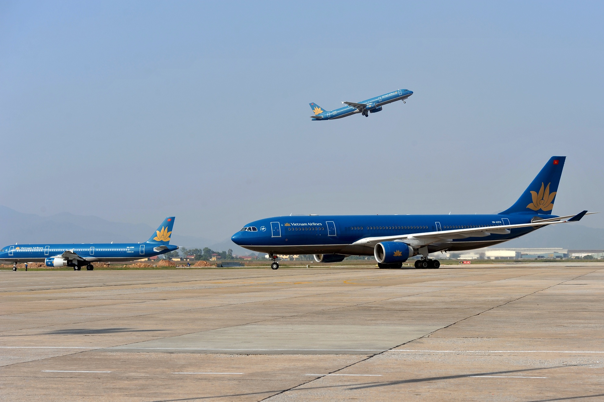 Lo luy ke Vietnam Airlines xap xi 1 ty USD hinh anh