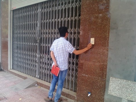 Mot nguoi dan ong tu vong khi di bam huyet hinh anh