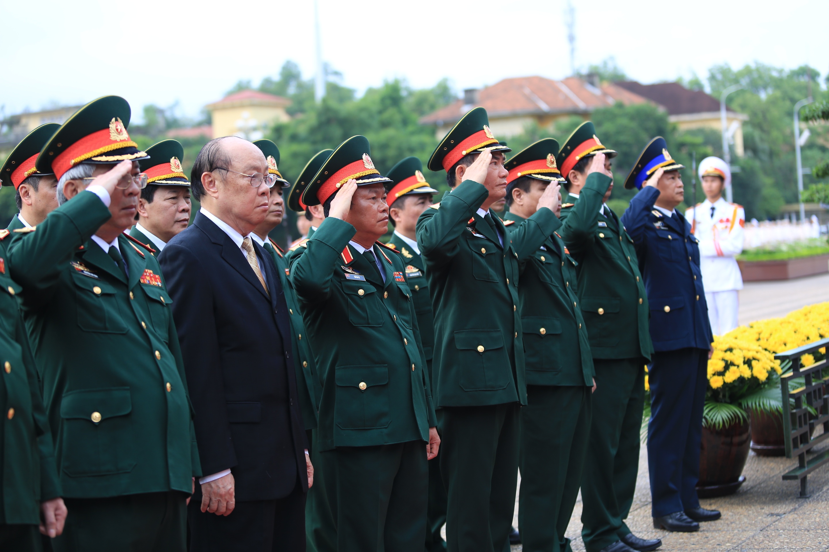 Quan uy Trung uong tuong niem cac Anh hung liet si hinh anh