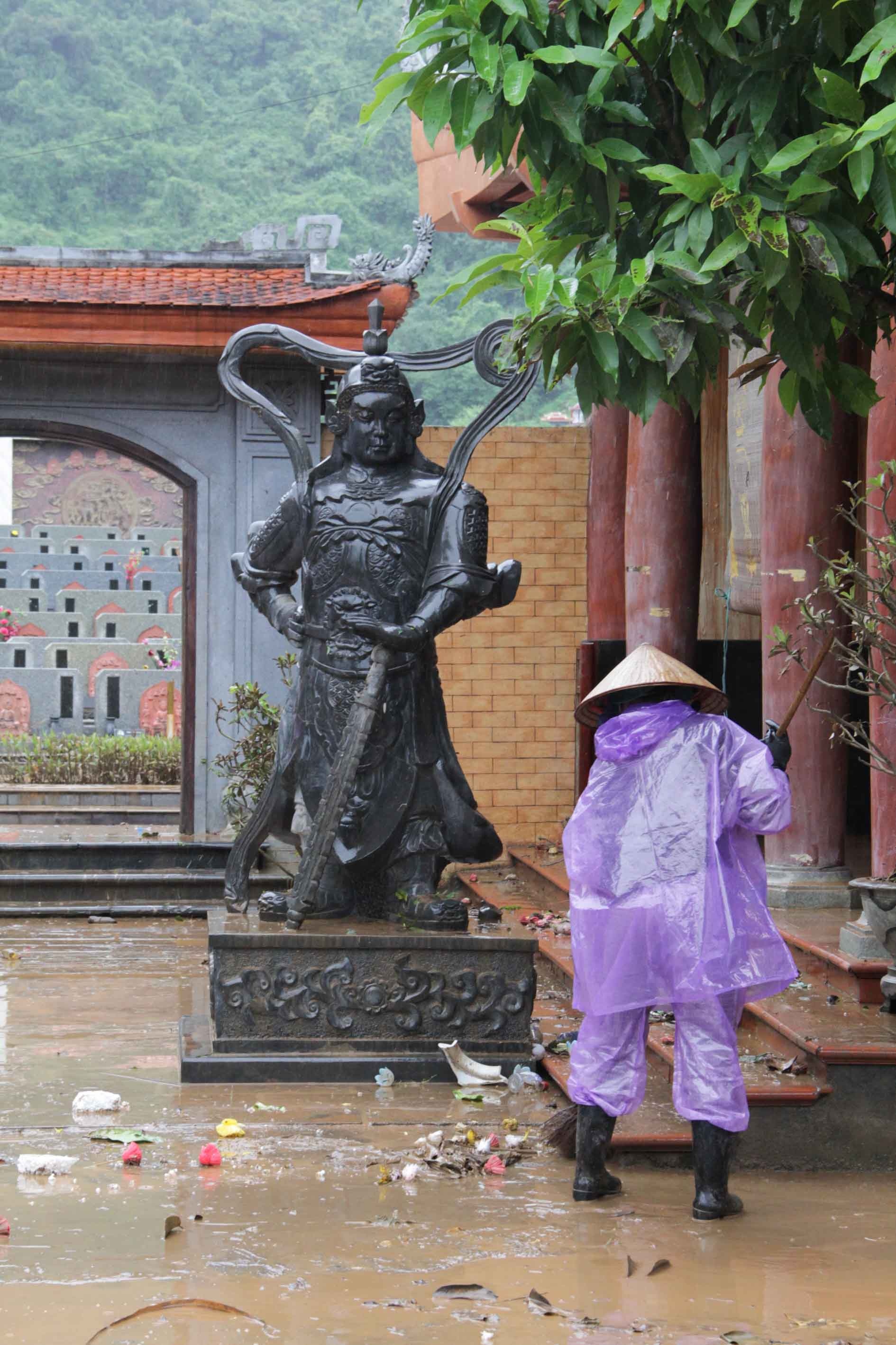 Tại nghĩa trang An Lạc Viên