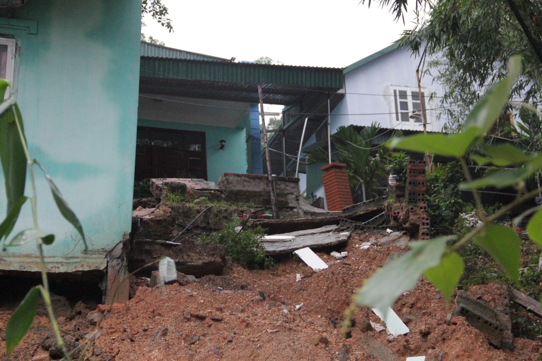 Ha Long canh bao 117 diem co nguy co tiep tuc sat lo hinh anh