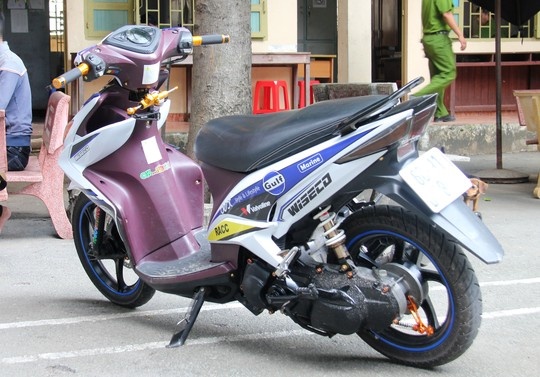  Chiếc xe tay ga hiệu Mio được đôn dên, xoáy nòng, gắn còi hú… cũng bị tạm giữ