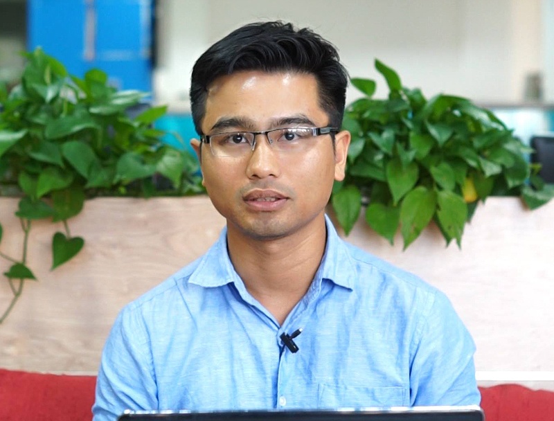 Co gai bi tu choi nhap canh o Singapore trinh bao cong an hinh anh