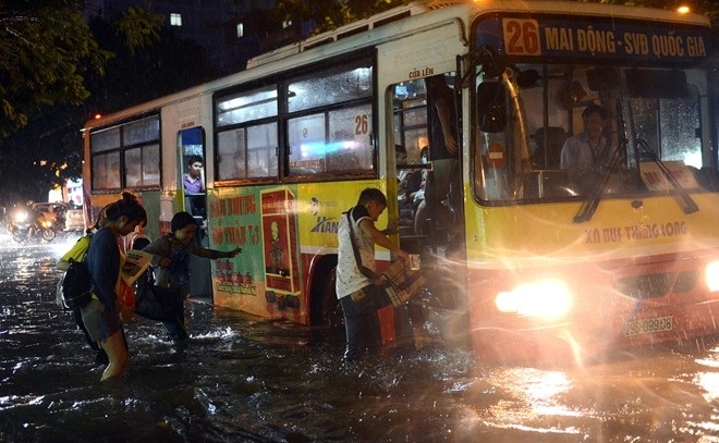 Canh bao mua hang tram mm dip Quoc khanh hinh anh