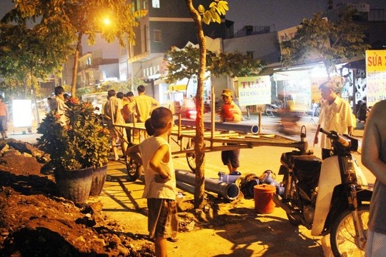 Ro-mooc tu che gay hoa, nu sinh nhap vien hinh anh