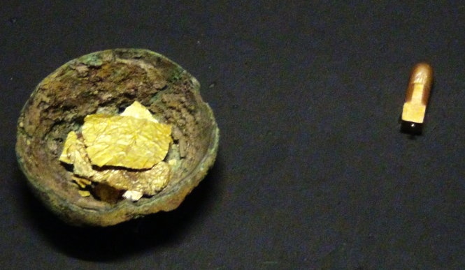 Cau hoi quanh chiec linga bang vang hinh anh