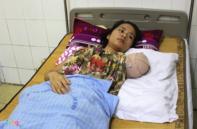 Chị Trần Thị Yến khẳng định mình không phải là nhân viên của Khu du lịch sinh thái Trại Bò. Ảnh: Phạm Hòa.