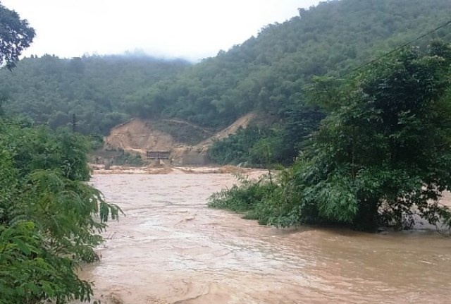 11 nguoi mat tich, tu vong trong bao lu hinh anh