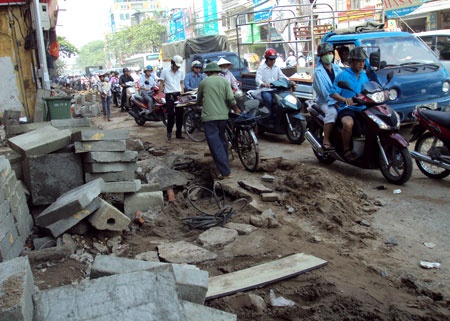 Phat 27 nha thau dao duong be boi 156 trieu dong hinh anh