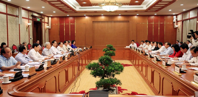 Bo Chinh tri nhat tri phuong an nhan su Dang bo Ha Noi hinh anh