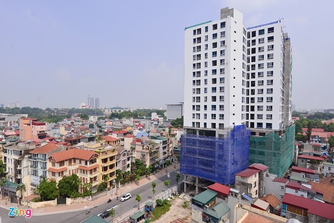 UBND TP Hà Nội cho biết dự án 8B Lê Trực không sai quy hoạch nhưng xây dựng sai so với giấy phép được cấp. Ảnh: Lê Hiếu.