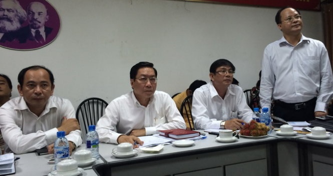 Giam doc So Y te TP HCM khoc tai cuoc hop bao hinh anh