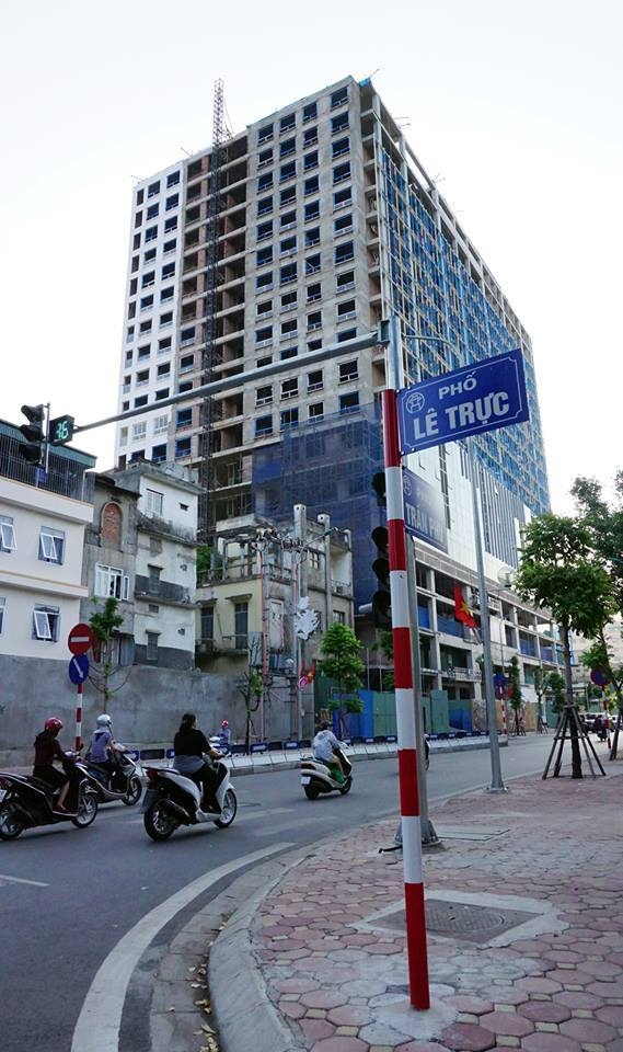 Tòa nhà 8B Lê Trực. Ảnh: Công Khanh.