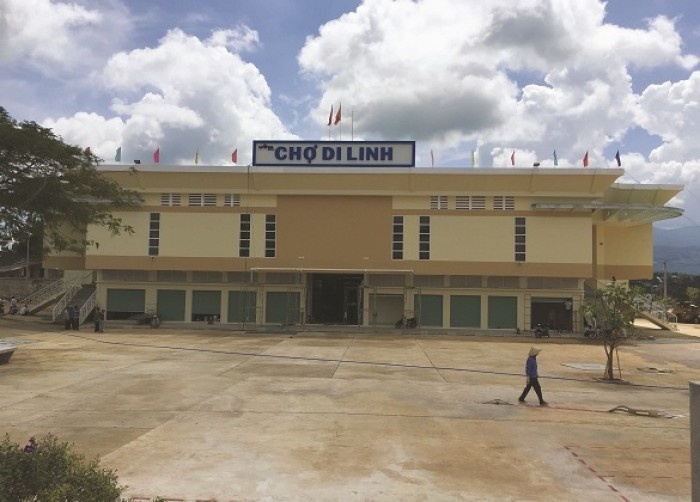 Quy dinh 'la': Cam can bo di cho o Lam Dong hinh anh