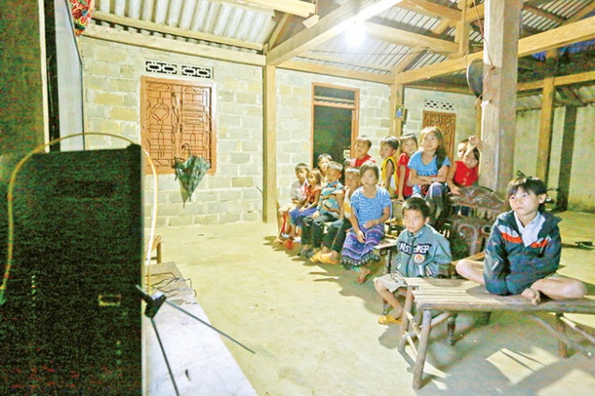 Lang chi co tre em hinh anh