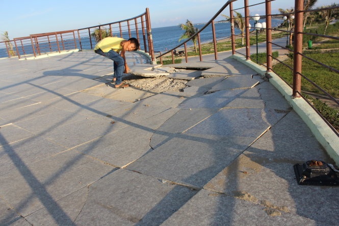 Cong vien bien ban giao mot nam da xuong cap hinh anh