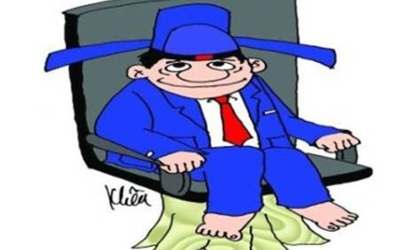 Mot xa co 12 nguoi ho hang 'lam quan' hinh anh