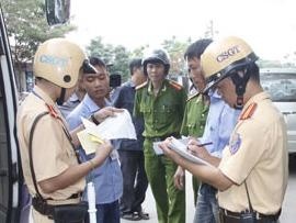 Pho thu tuong yeu cau dep nan con do tren quoc lo 5 hinh anh