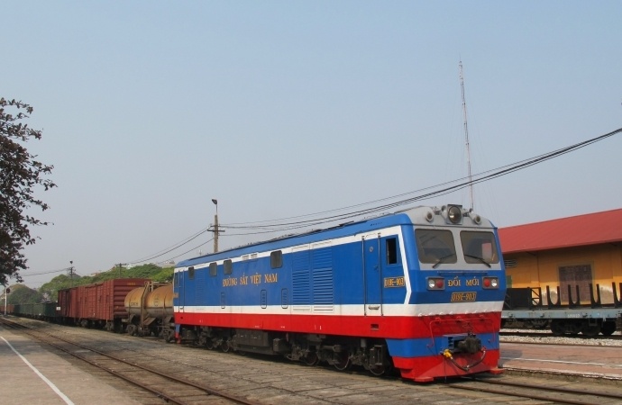 Hop ky luat Tong giam doc xin mua toa tau cu cua Trung Quoc hinh anh