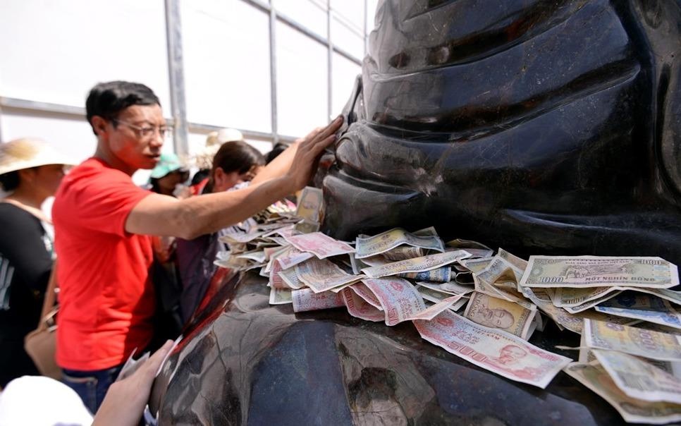 'Con nguoi dang truc loi tu than linh' hinh anh