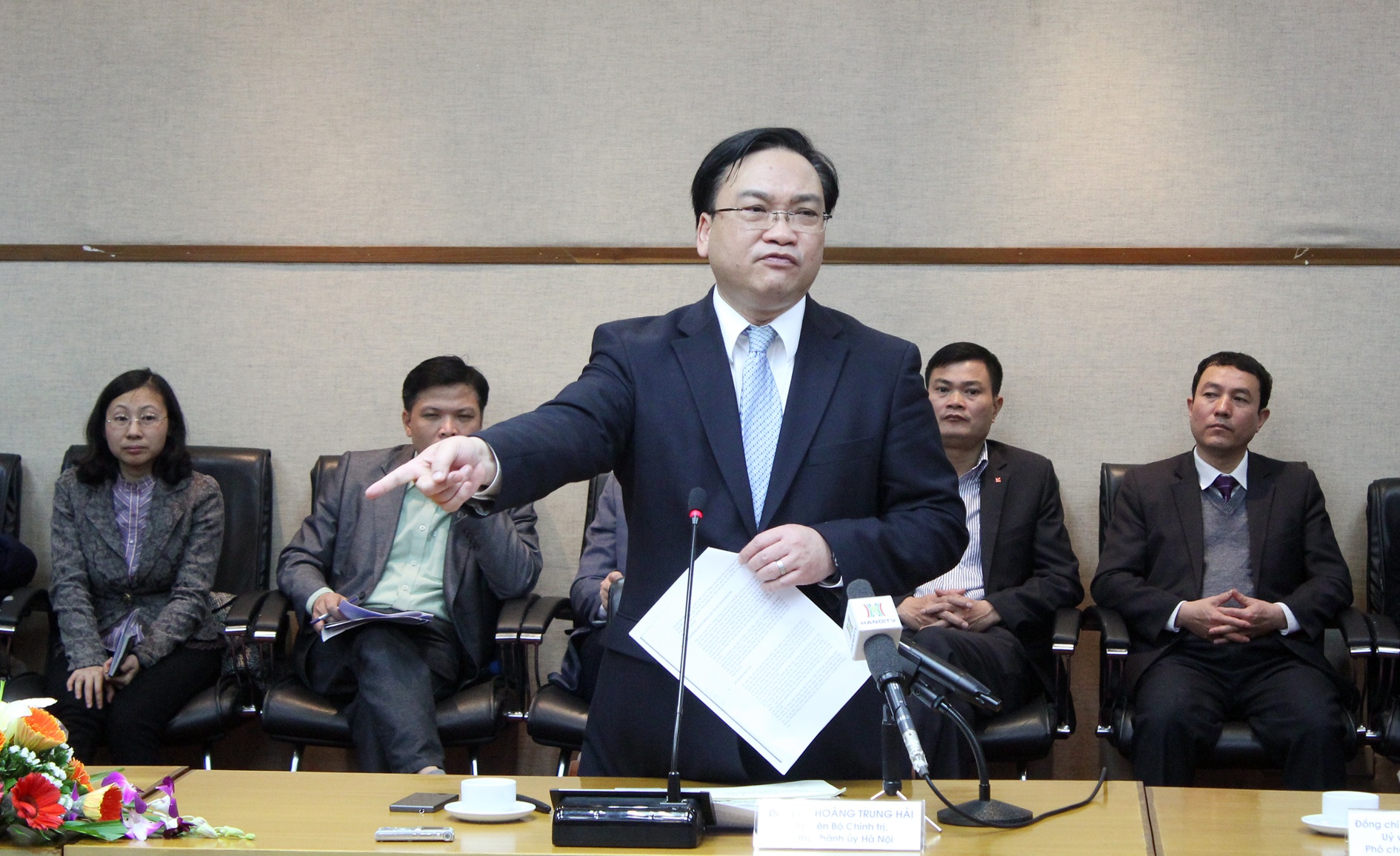 Cai cach thu tuc hanh chinh,  doanh nghiep FDI,  Bi thu Thanh uy Ha Noi anh 1